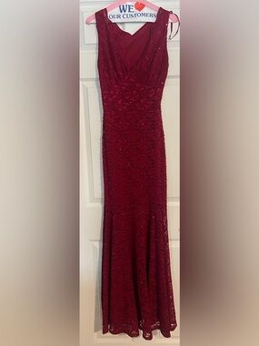 Maroon Lace Sequin Evening Gown with Peek-a-boo Back, Size 3/4